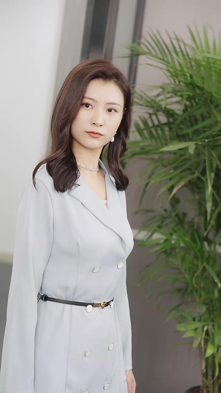 辞职后,前总裁对我余情未了